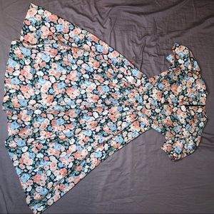 SOLD on depop - Vintage 80s Floral Laura Ashley Dress!